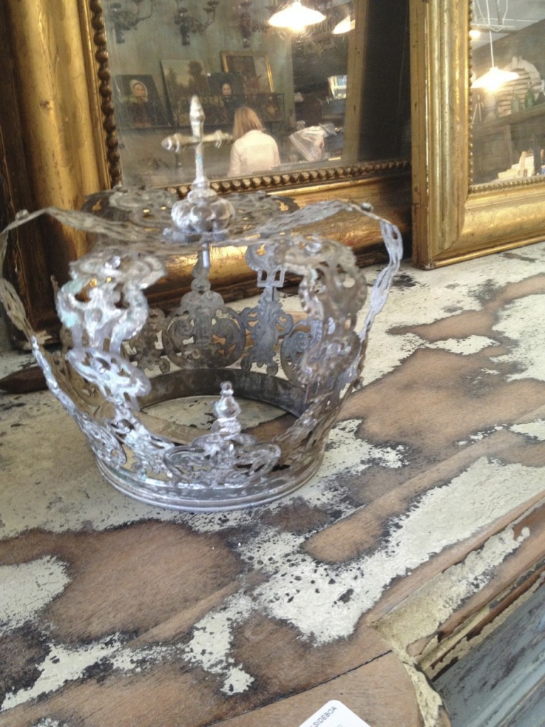 Old World Antieks Crown | La Grange