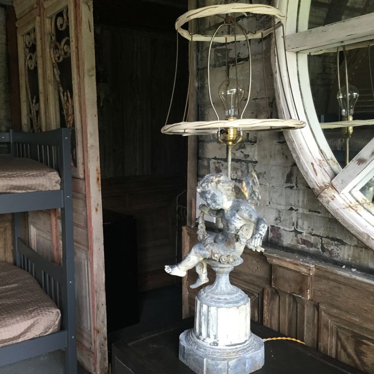 Cabins OW Cherub Lamp